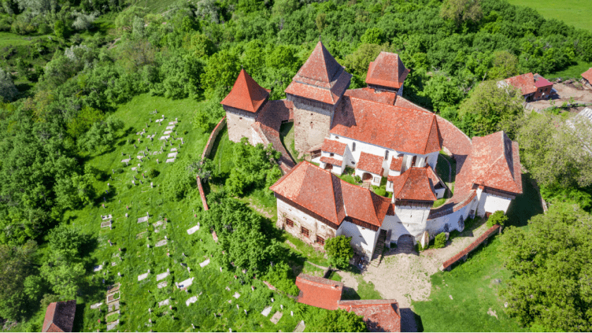 viscri-romania-biserica-fortificata-cadru-de-sus