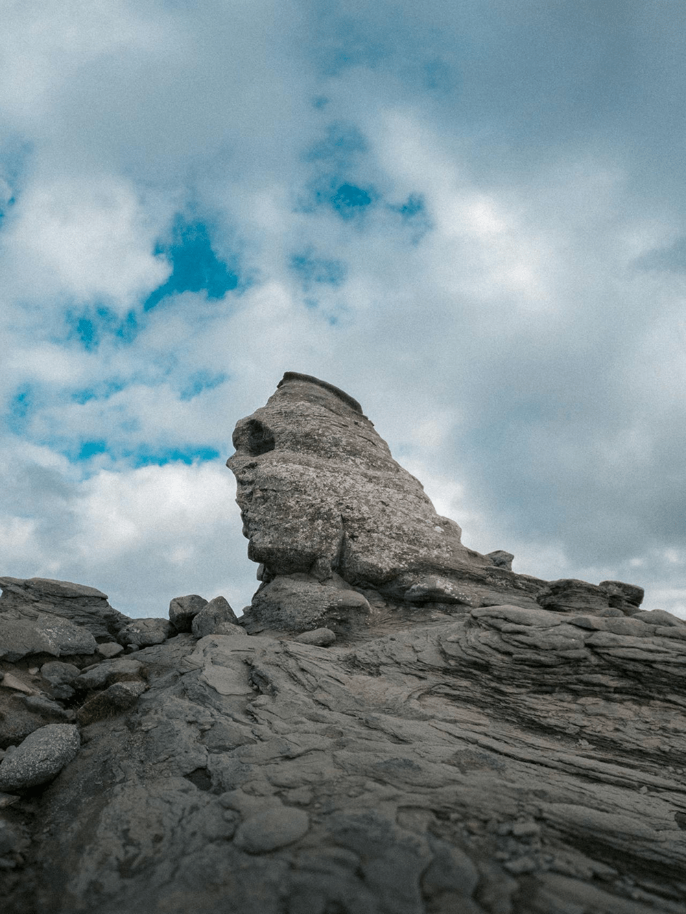 Vedere uluitoare a formațiunii stâncoase Sfinx