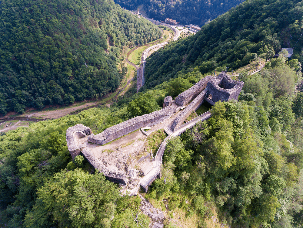 Die Festung Poenari von oben gesehen