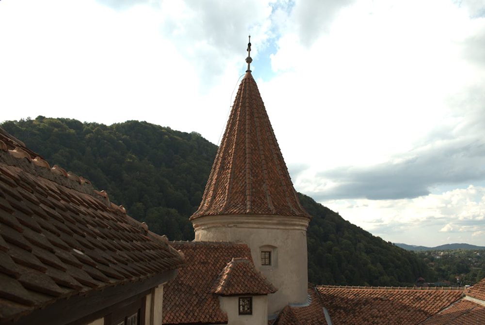 Spezielles Dach des Schlosses Bran aus Keramikziegeln