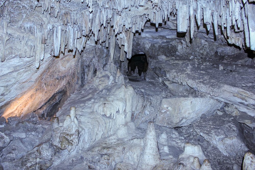 Stalagmite și stalactite