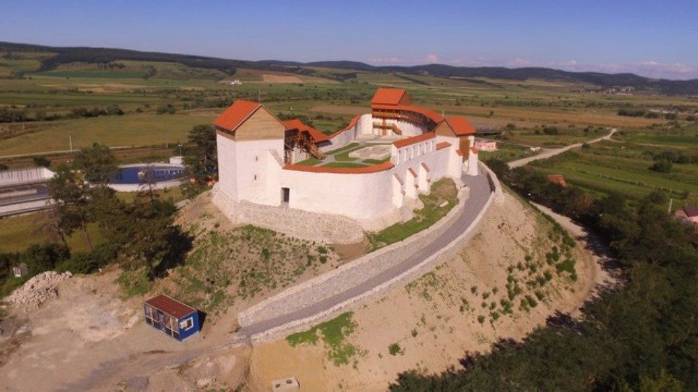 Cetatea Feldioara după restaurare