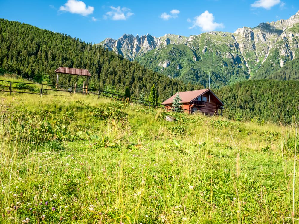 Cabană în Munții Bucegi